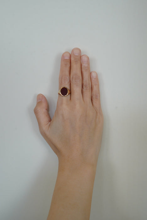 VINTAGE<BR>9CT GOLD CARNELIAN SIGNET RING