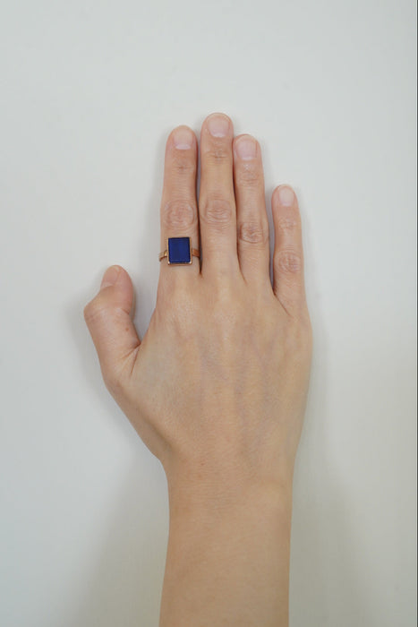VINTAGE<BR>9CT GOLD LAPIS SEALED RING