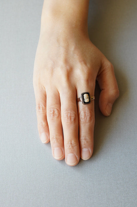 ANTIQUE<BR>ONYX CAMEO RING<BR><BR>SOLD OUT