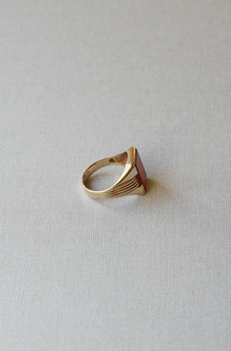 VINTAGE<BR>MENS 9CT GOLD CARNELIAN SIGNET RING