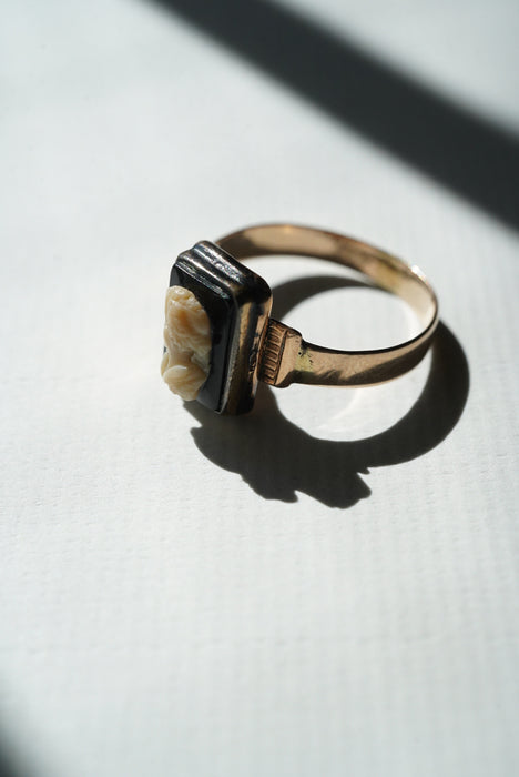 ANTIQUE<BR>ONYX CAMEO RING<BR><BR>SOLD OUT