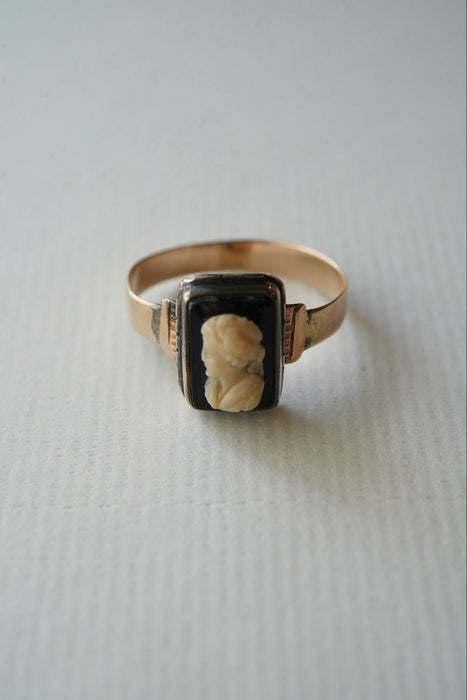 ANTIQUE<BR>ONYX CAMEO RING<BR><BR>SOLD OUT