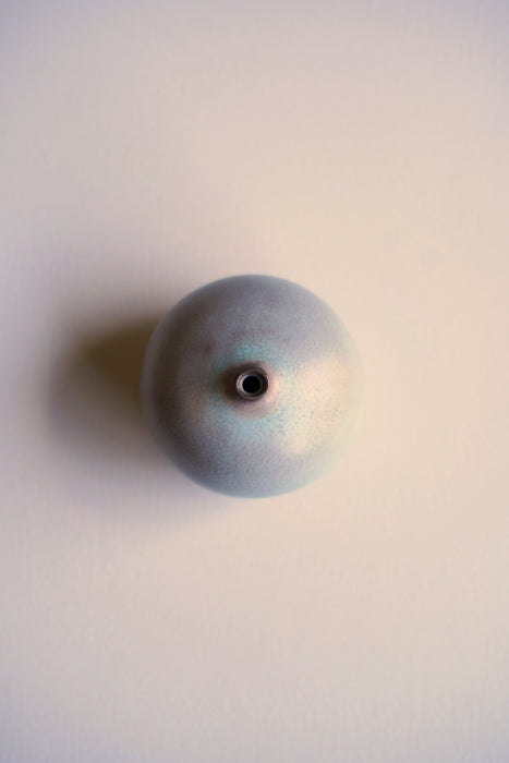 HOLD<BR><BR>JACQUES & DANI RUELLAND<BR>VASE EGGSHELL BLUE