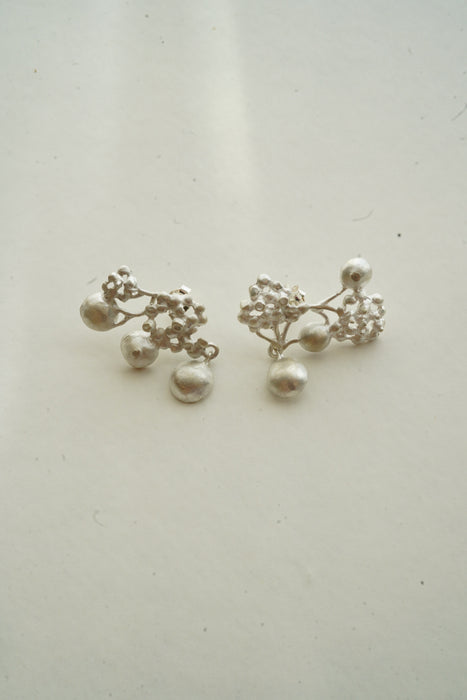 Zoé Mohm<br>PEBBLE CHARMED ACHILLÉE STUDS