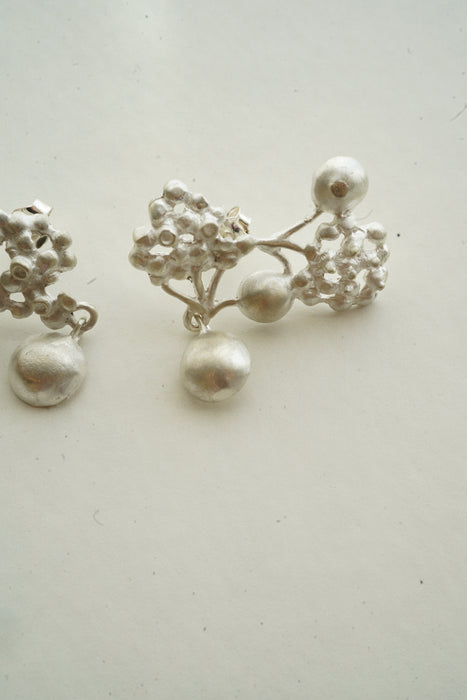 Zoé Mohm<br>PEBBLE CHARMED ACHILLÉE STUDS