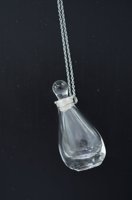 HALSTON by ELSA PERETTI <BR>PERFUME BOTTLE NECKLACE <BR> <BR> SOLD OUT