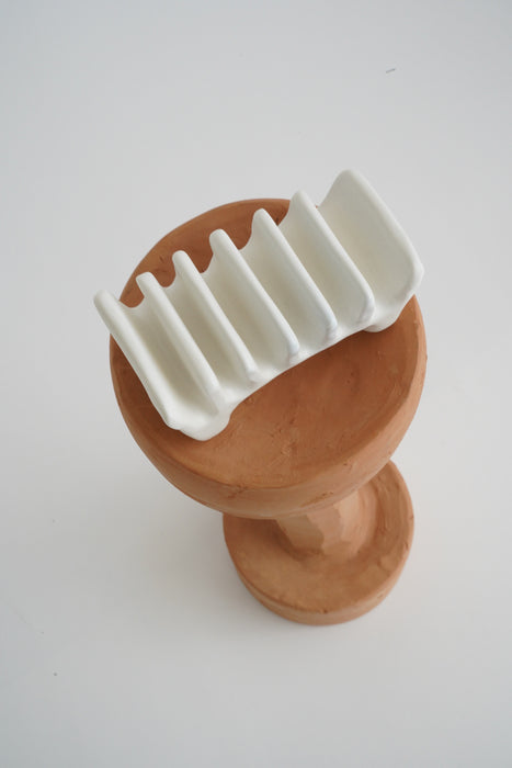 CRISTASEYA<br>CERAMIC SOAP HOLDER<br>in BONE