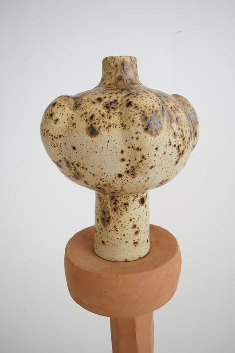 CRISTASEYA<br>CERAMIC VASE 1<br>in EGGSHELL WITH BROWN DOTS