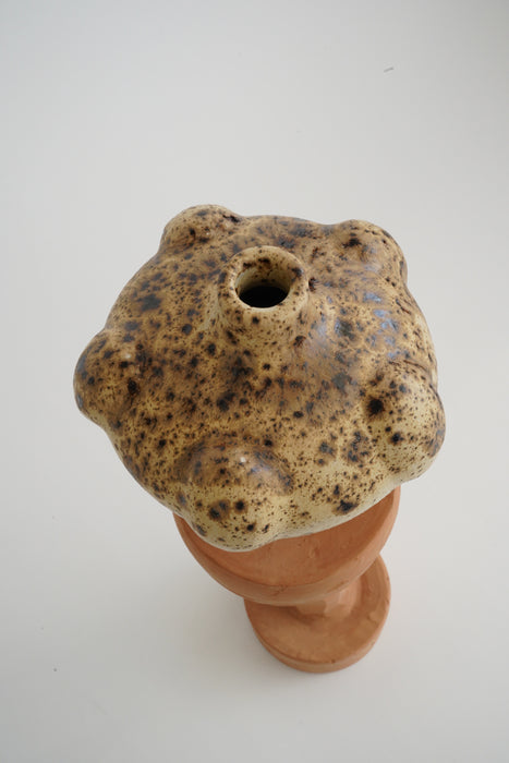 CRISTASEYA<br>CERAMIC VASE 1<br>in EGGSHELL WITH BROWN DOTS