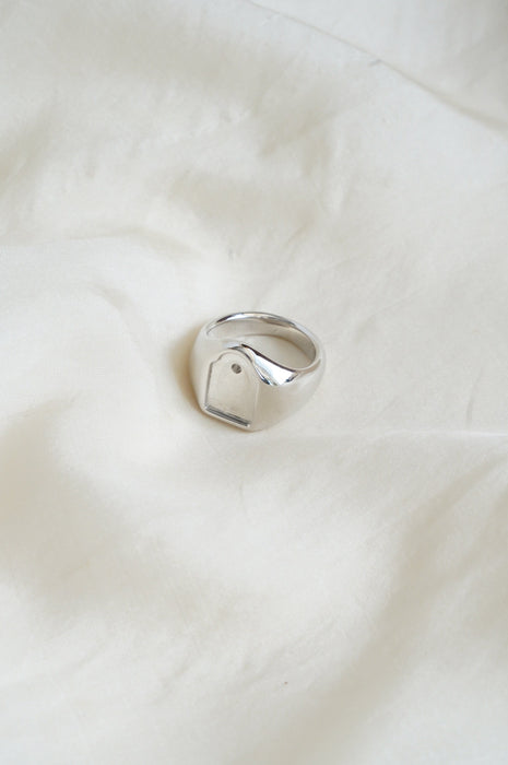 AXEP<br>TAG SIGNET RING<br>in SILVER