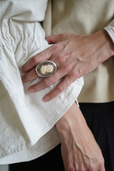 VINTAGE<BR>CAMEO POISON RING<BR>SIGNED BY ANTONIO PINEDA