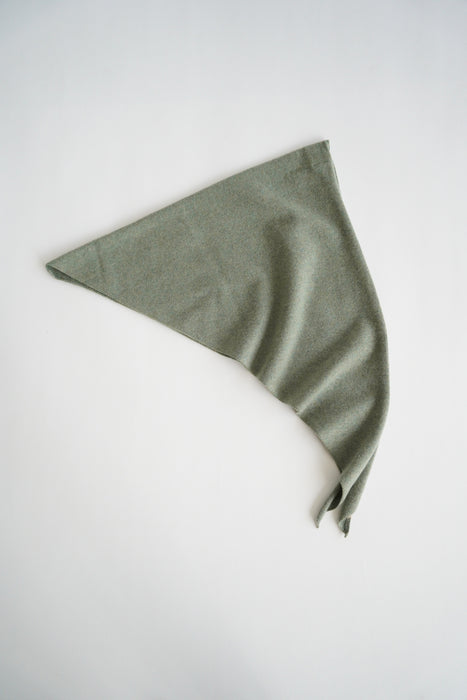 EXTREME CASHMERE<br>n°35 bandana<br>in HEMLOCK
