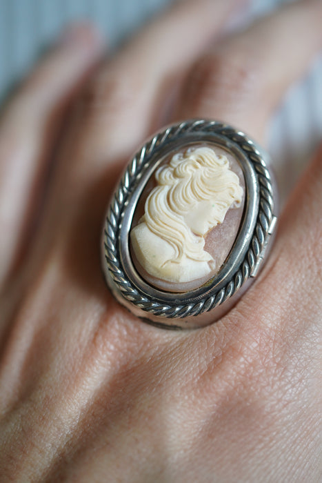 VINTAGE<BR>CAMEO POISON RING<BR>SIGNED BY ANTONIO PINEDA