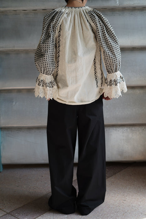 ANTIQUE<BR>ROMANIAN FOLK BLOUSE 2