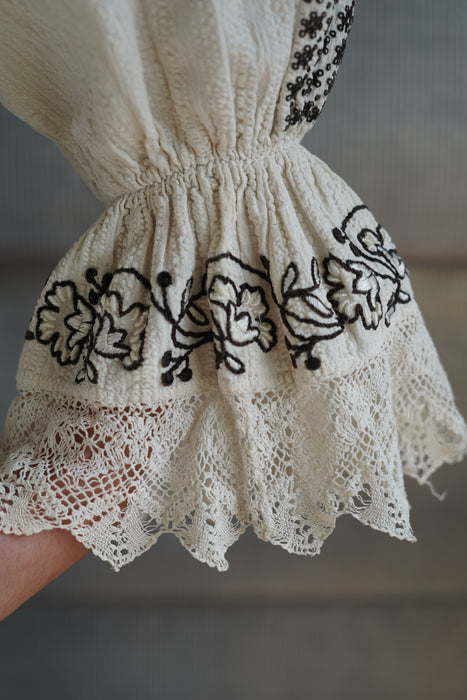 ANTIQUE<BR>ROMANIAN FOLK BLOUSE 2