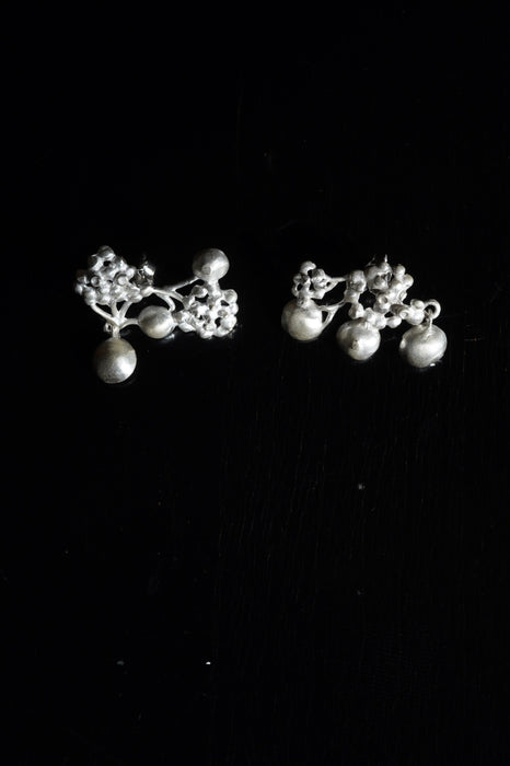 Zoé Mohm<br>PEBBLE CHARMED ACHILLÉE STUDS