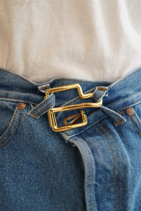 AXEP<br>BUCKLE square<br>in GOLD