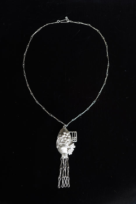 Zoé Mohm<br>CHAIN FRINGED EGG NECKLACE