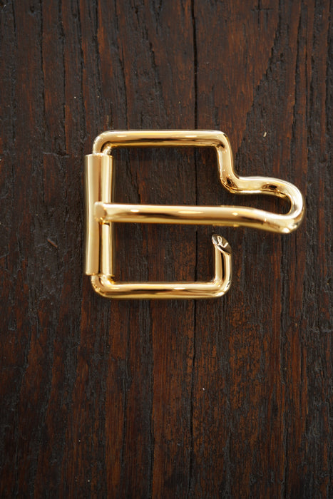 AXEP<br>BUCKLE square<br>in GOLD