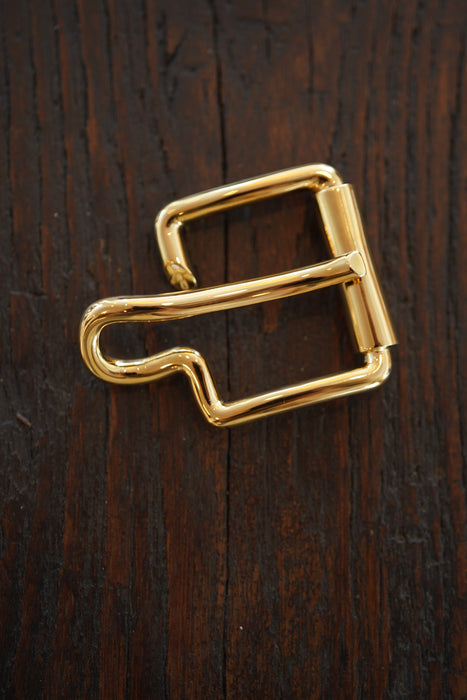 AXEP<br>BUCKLE square<br>in GOLD