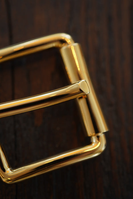 AXEP<br>BUCKLE square<br>in GOLD