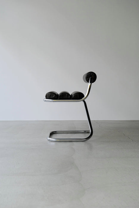 VINTAGE TUBULAR FRAME CHAIR