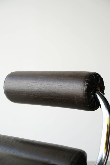 VINTAGE TUBULAR FRAME CHAIR