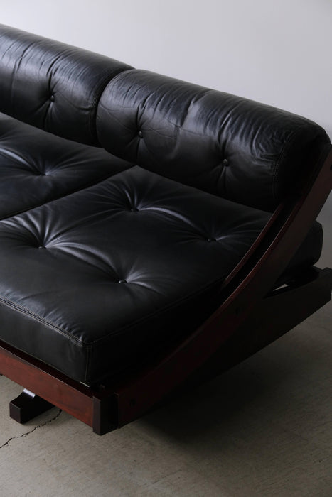 GIANNI SONGIA<BR>GS195 DAYBED<BR><BR>SOLD OUT