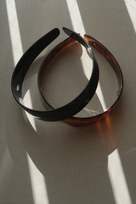 SOPHIE BUHAI<br>THIN BESSETTE HEADBAND<br>TORT