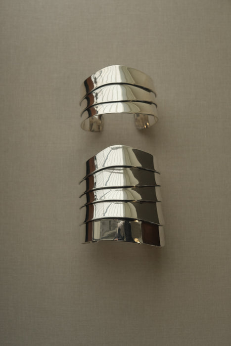 SOPHIE BUHAI<br>LARGE WAVE CUFF