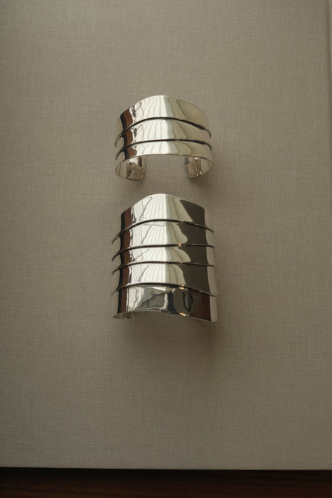 SOPHIE BUHAI<br>SMALL WAVE CUFF