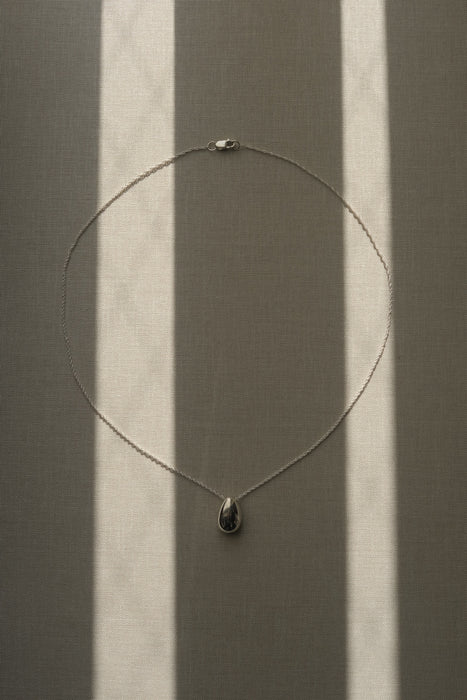 SOPHIE BUHAI<br>TINY EGG PENDANT
