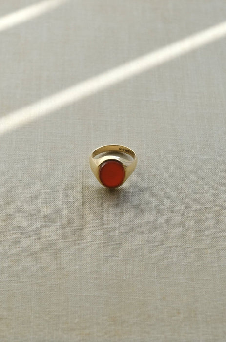 VINTAGE<BR>9CT GOLD CARNELIAN SIGNET RING
