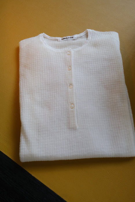 FUMIKA_UCHIDA<br>GAUZE WAFFLE HENLEYNECK SWEATER<br>in OFF WHITE