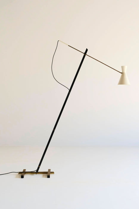 VINTAGE ITALY METAL FLOOR LAMP