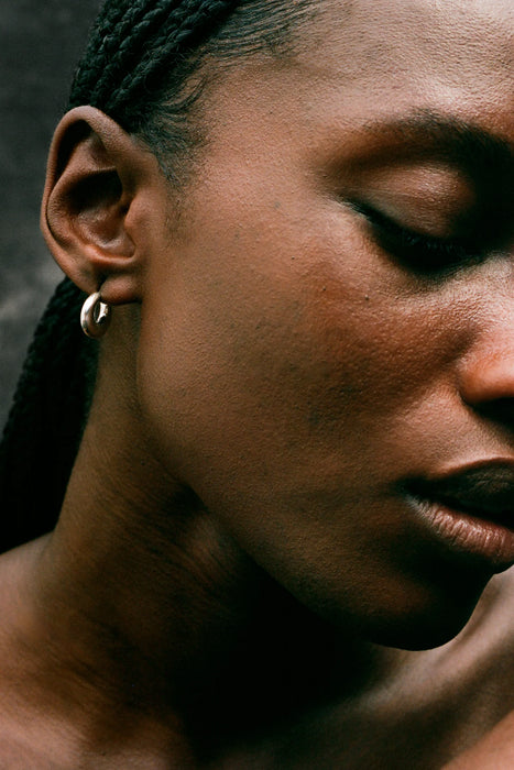 SOPHIE BUHAI<br>PETITE DISCUS HOOPS