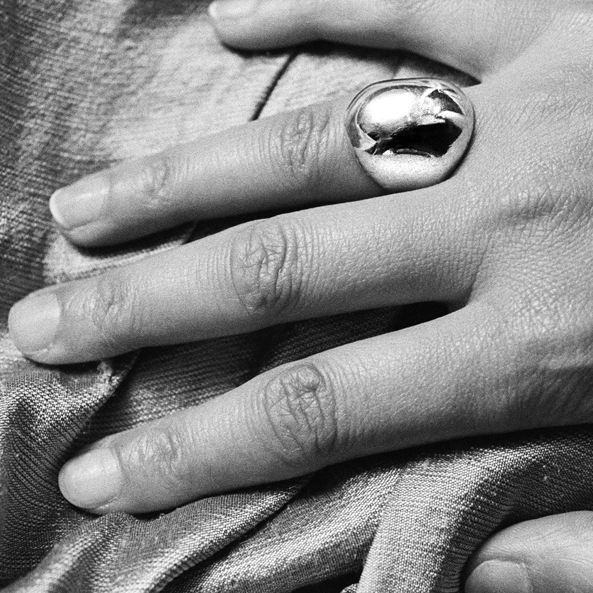 SOPHIE BUHAI DOME RING – PORT