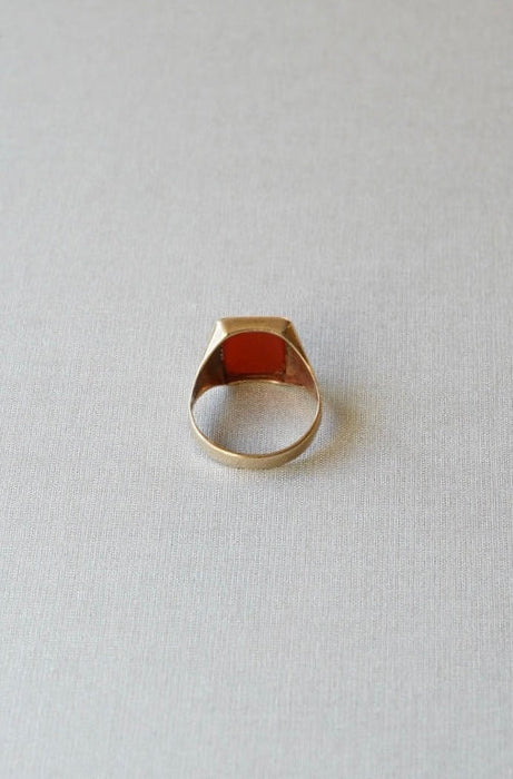 VINTAGE<BR>MENS 9CT GOLD CARNELIAN SIGNET RING