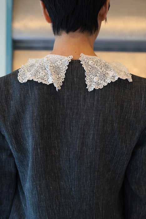 ANTIQUE<BR>CROCHET LACE COLLAR SQUARE/ SMALL<BR><BR>SOLD OUT
