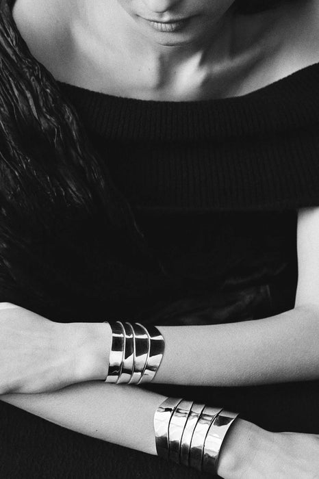 SOPHIE BUHAI<br>LARGE WAVE CUFF