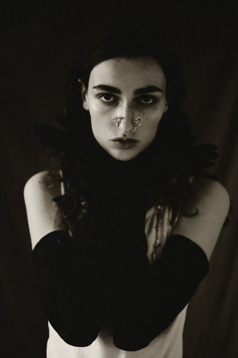 Claudia Lepik<br>PETIT BOUQUET NOSEPIECE