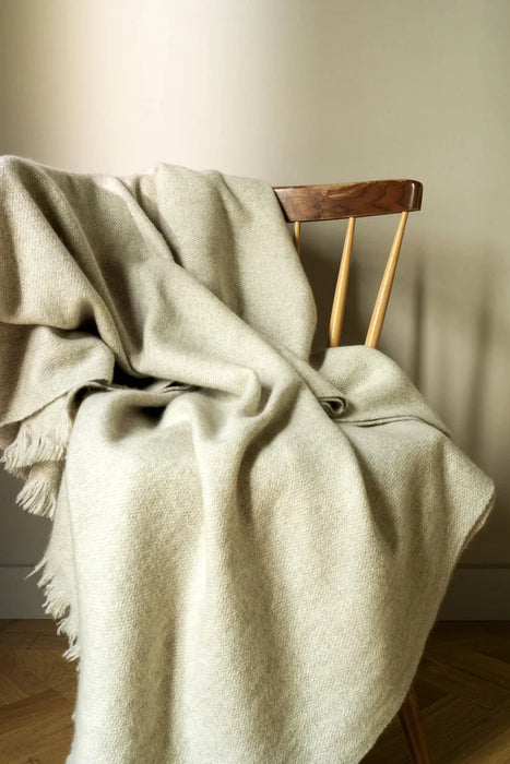 NORLHA<br>HANDSPUN SUPERWRAP BLANKET<br>NATURAL YAK WHHTE