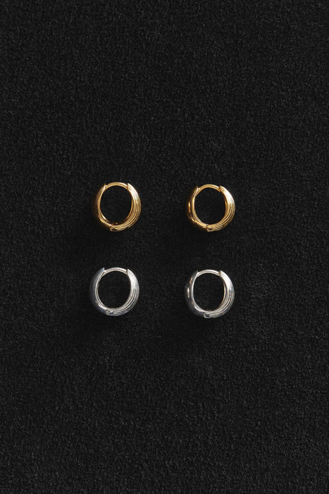 PRE ORDERI<br><br>SOPHIE BUHAI<br>GOLD REVERSIBLE HINGED HOOPS