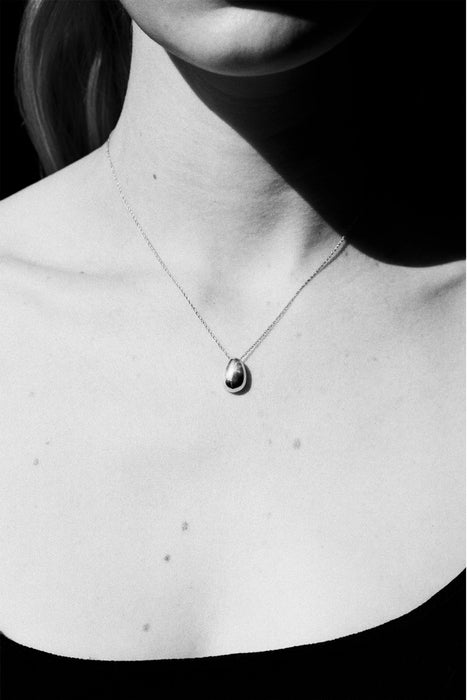 SOPHIE BUHAI<br>TINY EGG PENDANT