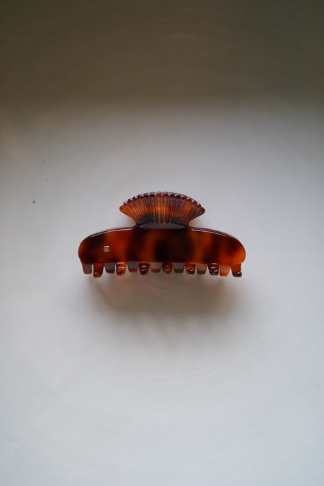 SOPHIE BUHAI<br>SMALL FAN SHELL CLAW<br>in TORT