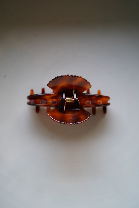 SOPHIE BUHAI<br>SMALL FAN SHELL CLAW<br>in TORT