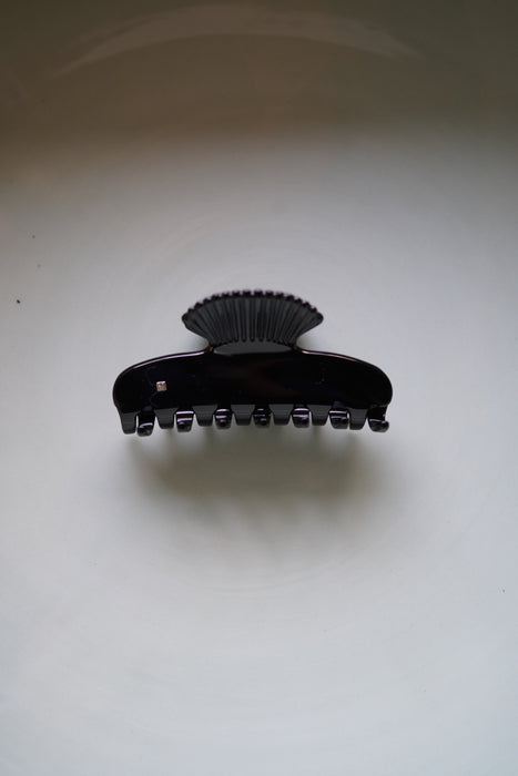 SOPHIE BUHAI<br>SMALL FAN SHELL CLAW<br>in NOIR <br><br>SOLD OUT