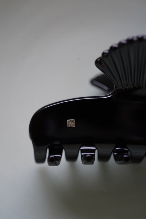 SOPHIE BUHAI<br>SMALL FAN SHELL CLAW<br>in NOIR <br><br>SOLD OUT