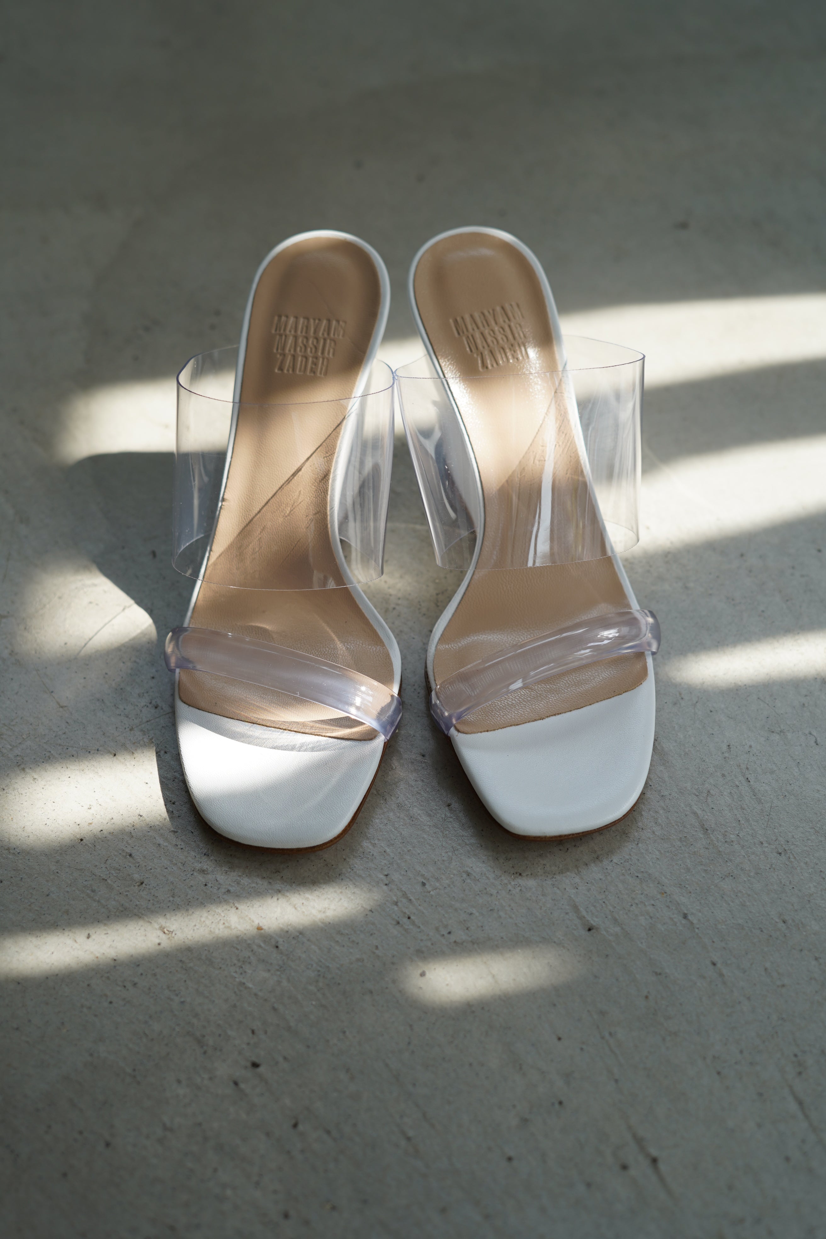 MARYAM NASSIR ZADEH クリアPVCパンプス MARYAM NASSIR ZADEHOLYMPIA WEDGE – PORT