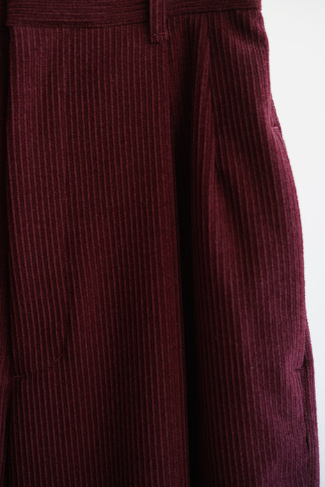 pelleq<br>W cord double tuck trousers<br>in beet